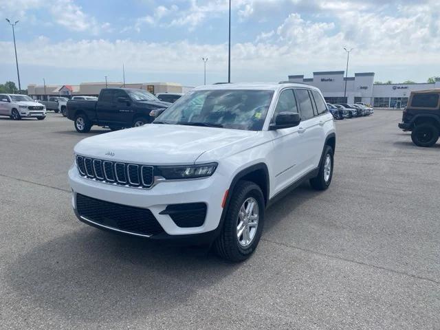 2025 Jeep Grand Cherokee GRAND CHEROKEE LAREDO 4X4