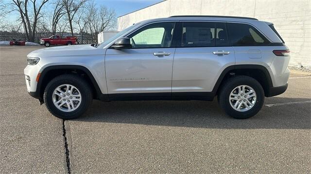2025 Jeep Grand Cherokee GRAND CHEROKEE LAREDO 4X4