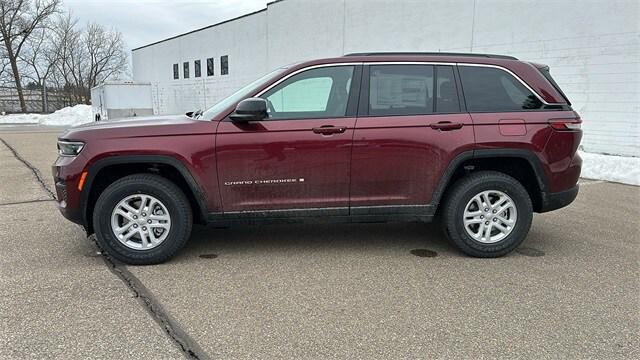 2025 Jeep Grand Cherokee GRAND CHEROKEE LAREDO 4X4