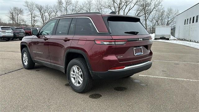 2025 Jeep Grand Cherokee GRAND CHEROKEE LAREDO 4X4