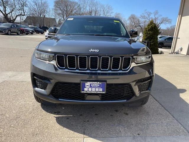 2025 Jeep Grand Cherokee GRAND CHEROKEE LAREDO 4X4