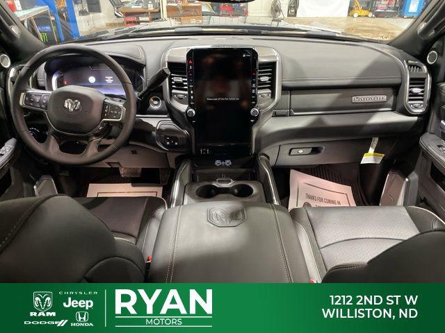 2025 RAM Ram 3500 RAM 3500 LARAMIE CREW CAB 4X4 64 BOX 2025 RAM Ram 3500 RAM 3500 LARAMIE CREW CAB 4X4 64 BOX