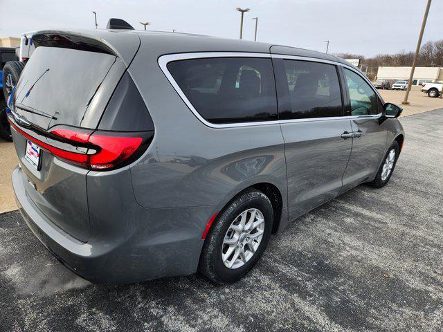 2025 Chrysler Pacifica PACIFICA SELECT