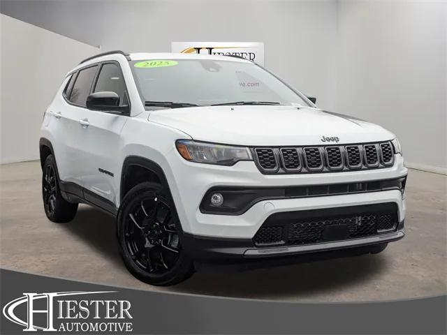 2025 Jeep Compass COMPASS LATITUDE 4X4