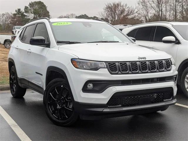2025 Jeep Compass COMPASS LATITUDE 4X4