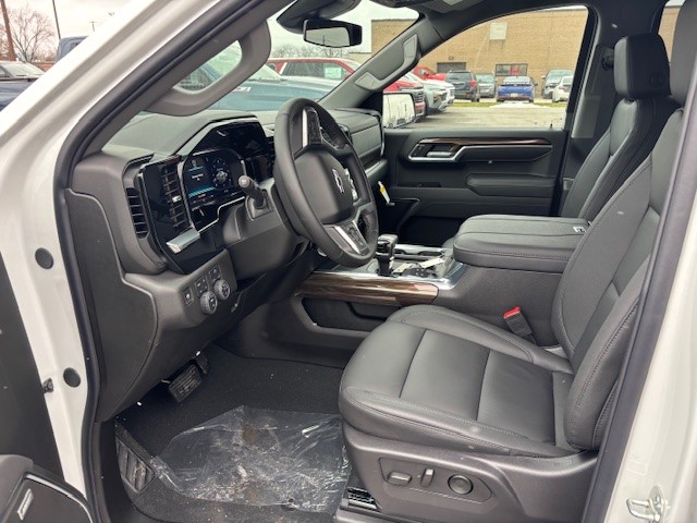 2025 Chevrolet Silverado 1500 4WD Crew Cab Short Bed RST