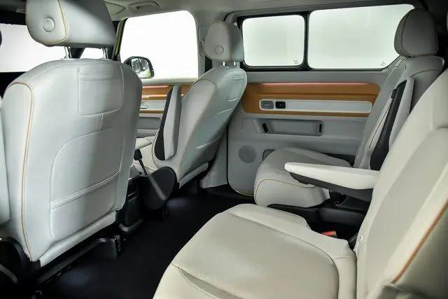 2025 Volkswagen ID. Buzz 1st Edition with 4MOTION