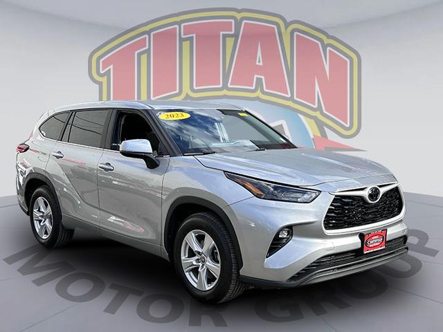 2023 Toyota Highlander LE [0]