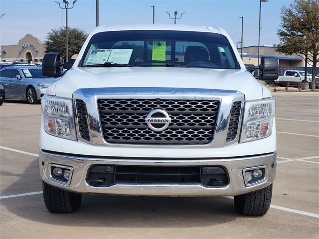 2017 Nissan TITAN SV