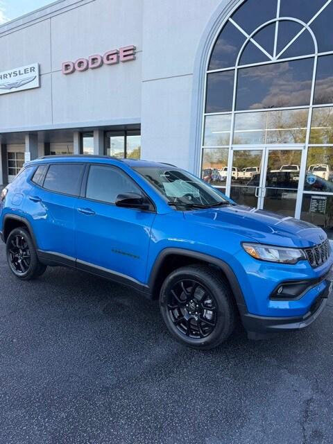 2025 Jeep Compass COMPASS LATITUDE 4X4
