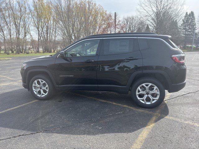 2025 Jeep Compass COMPASS LATITUDE 4X4