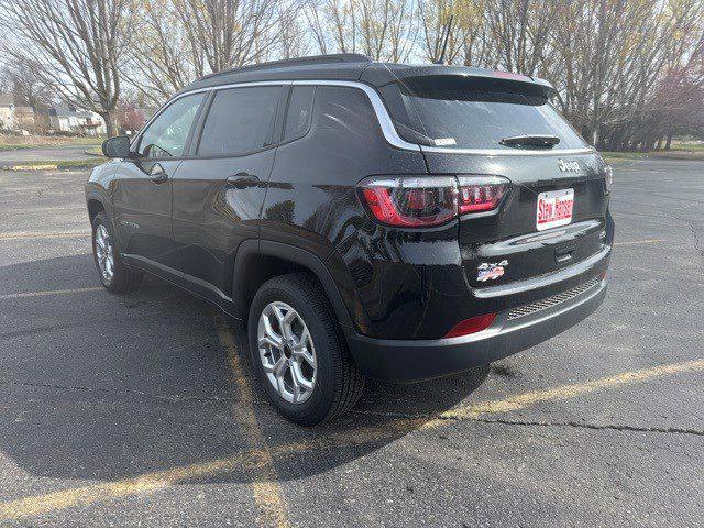 2025 Jeep Compass COMPASS LATITUDE 4X4