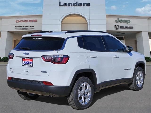 2025 Jeep Compass COMPASS LATITUDE 4X4