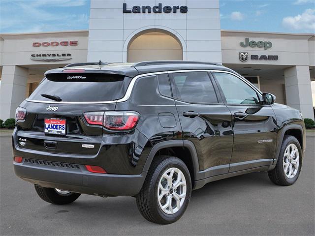 2025 Jeep Compass COMPASS LATITUDE 4X4