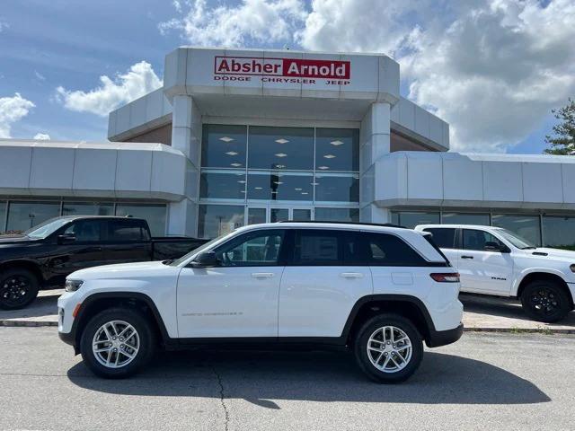 2025 Jeep Grand Cherokee GRAND CHEROKEE LAREDO X 4X4