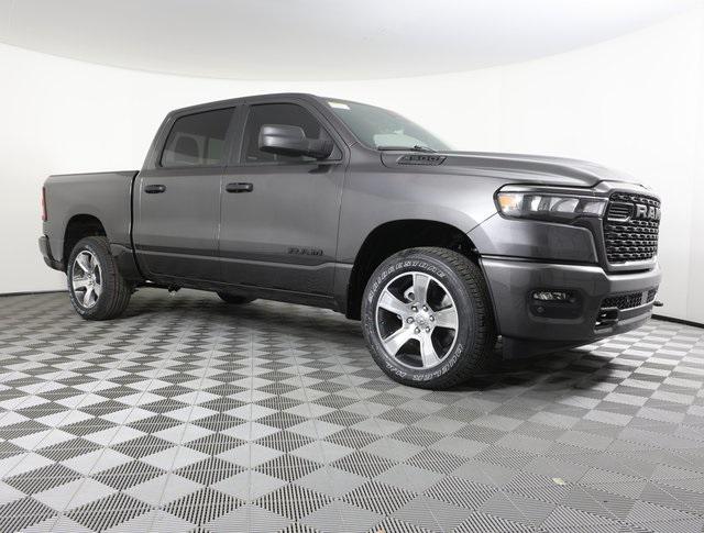 2025 RAM Ram 1500 RAM 1500 TRADESMAN CREW CAB 4X4 57 BOX