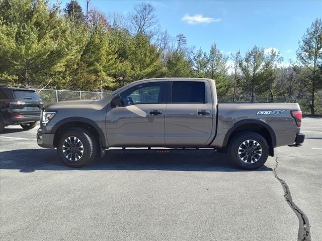 2024 Nissan TITAN Crew Cab PRO-4X 4x4