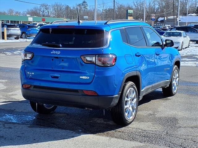 2024 Jeep Compass COMPASS LATITUDE LUX 4X4