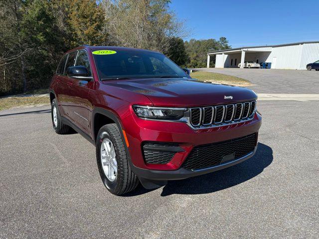 2025 Jeep Grand Cherokee GRAND CHEROKEE LAREDO 4X2