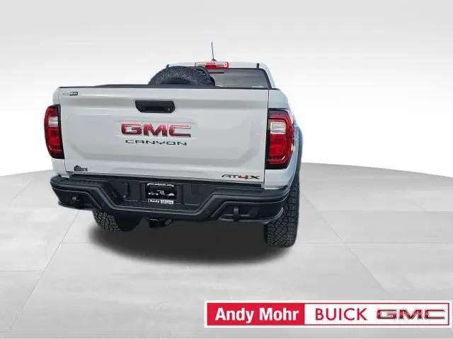2025 GMC Canyon 4WD AT4