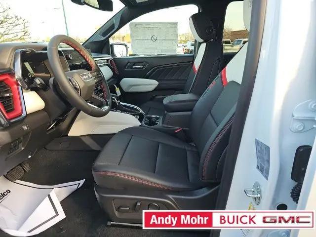 2025 GMC Canyon 4WD AT4