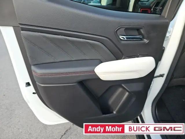 2025 GMC Canyon 4WD AT4