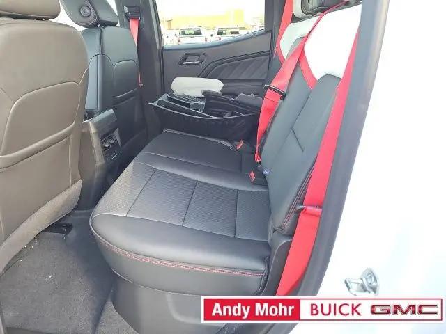 2025 GMC Canyon 4WD AT4
