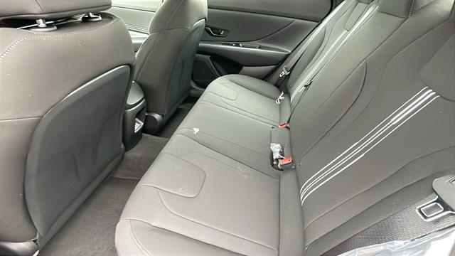 2025 Hyundai Elantra Blue - Photo 11