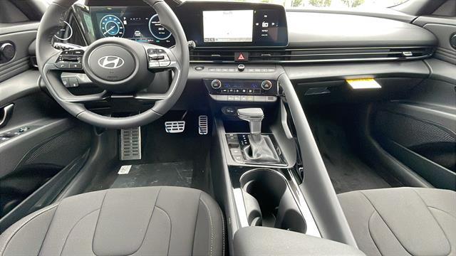 2025 Hyundai Elantra Blue - Photo 12
