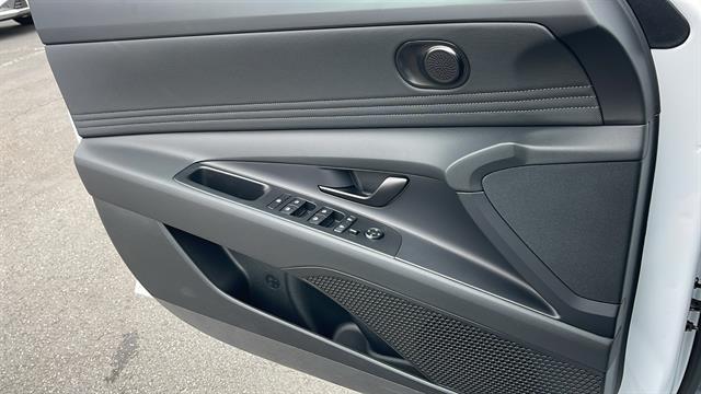 2025 Hyundai Elantra Blue - Photo 21
