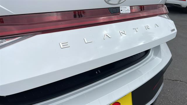 2025 Hyundai Elantra Blue - Photo 22