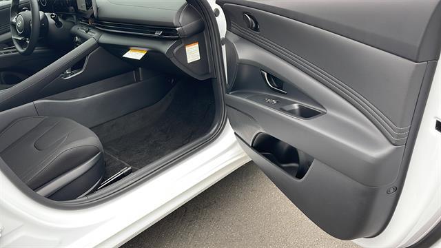 2025 Hyundai Elantra Blue - Photo 25