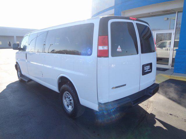 2022 Chevrolet Express Passenger RWD 3500 Extended Wheelbase LS
