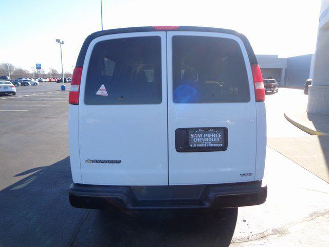 2022 Chevrolet Express Passenger RWD 3500 Extended Wheelbase LS