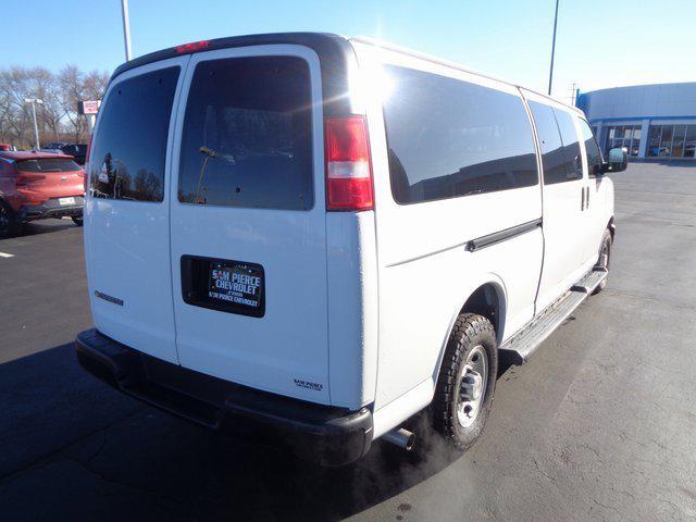 2022 Chevrolet Express Passenger RWD 3500 Extended Wheelbase LS