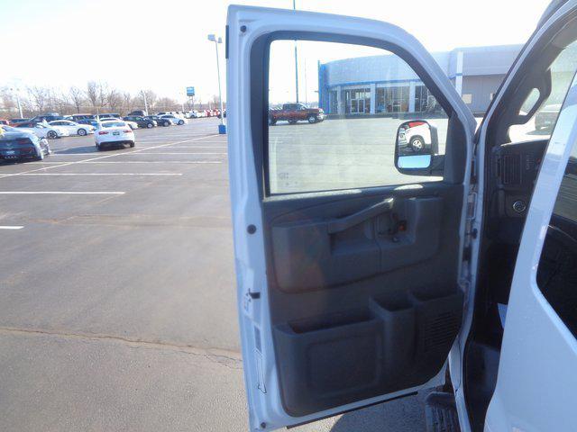 2022 Chevrolet Express Passenger RWD 3500 Extended Wheelbase LS