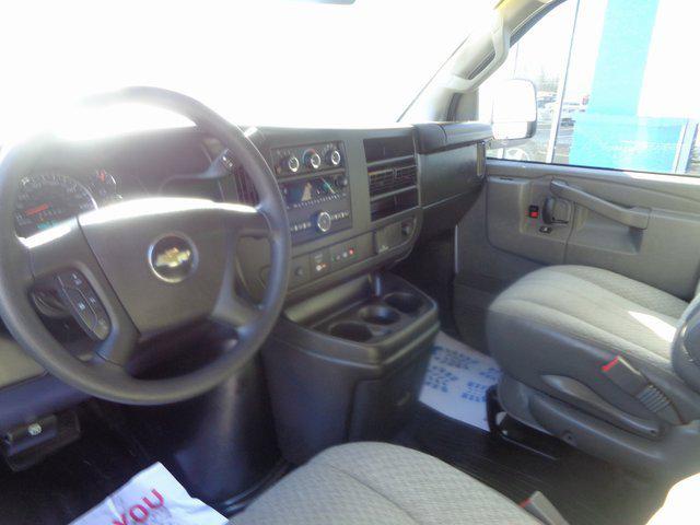 2022 Chevrolet Express Passenger RWD 3500 Extended Wheelbase LS