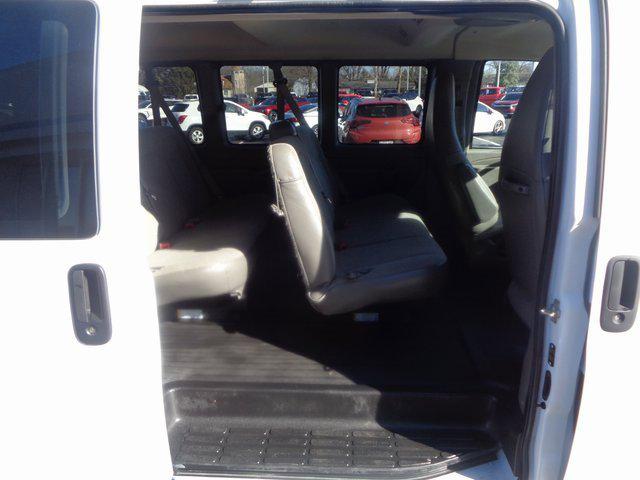 2022 Chevrolet Express Passenger RWD 3500 Extended Wheelbase LS