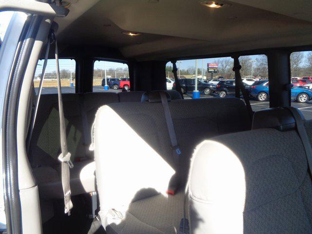 2022 Chevrolet Express Passenger RWD 3500 Extended Wheelbase LS