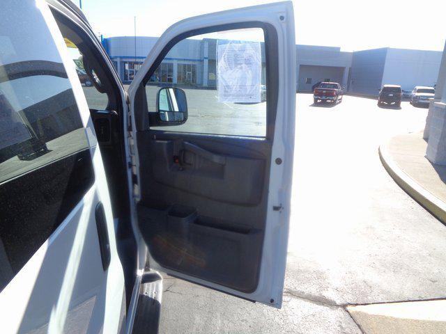 2022 Chevrolet Express Passenger RWD 3500 Extended Wheelbase LS