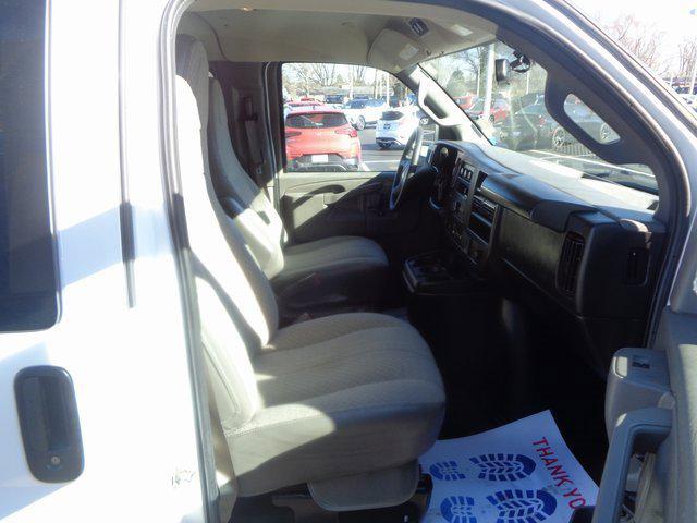 2022 Chevrolet Express Passenger RWD 3500 Extended Wheelbase LS