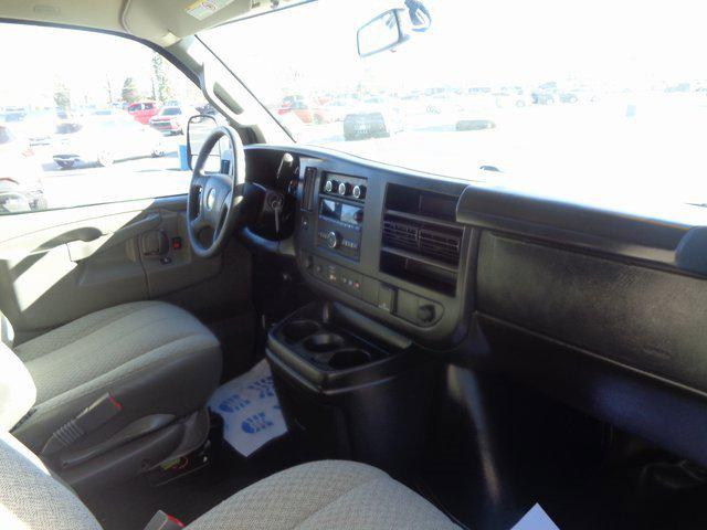 2022 Chevrolet Express Passenger RWD 3500 Extended Wheelbase LS