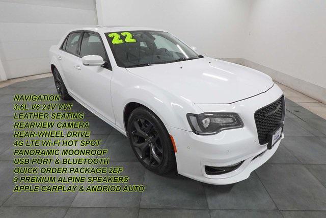 2022 Chrysler 300 Touring L