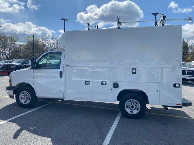 2024 GMC Savana Cutaway Work Van
