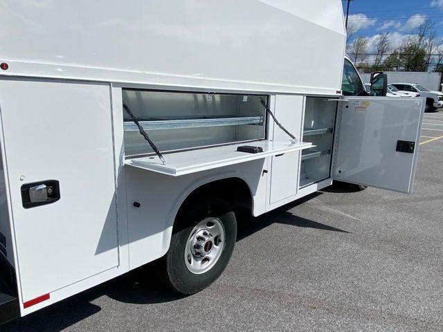 2024 GMC Savana Cutaway Work Van