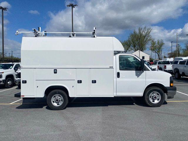 2024 GMC Savana Cutaway Work Van