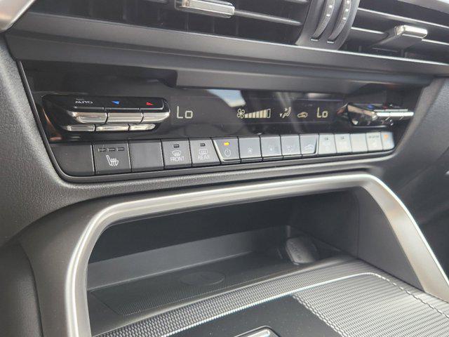 2025 Mazda CX-70 Premium Package