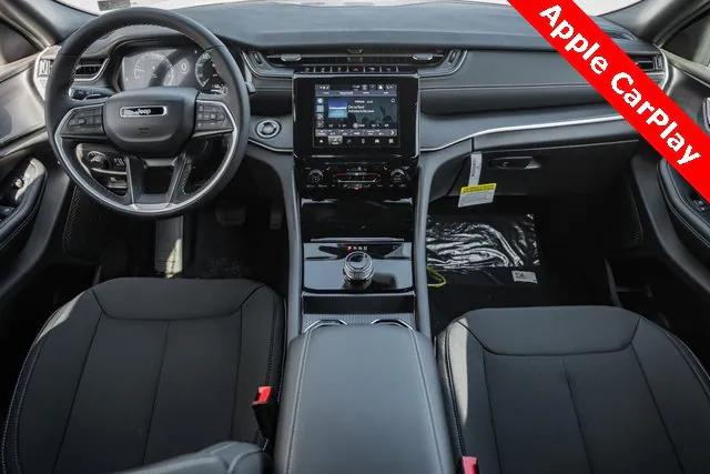 2025 Jeep Grand Cherokee GRAND CHEROKEE LAREDO X 4X4