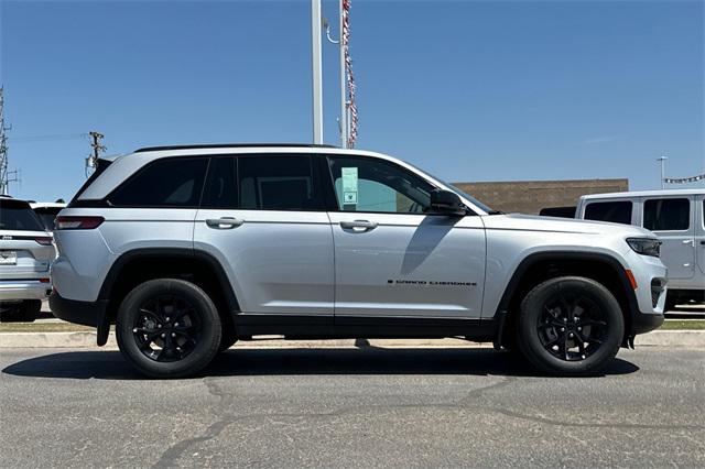 2025 Jeep Grand Cherokee GRAND CHEROKEE ALTITUDE 4X4