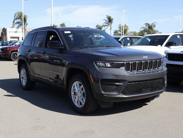 2025 Jeep Grand Cherokee GRAND CHEROKEE LAREDO X 4X4